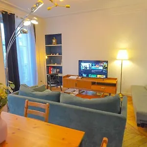 06 Grand Flat Moulin Rouge Apartamento