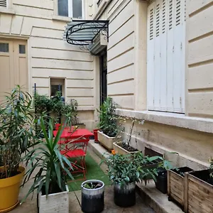 Apartment De Charme Champs Elysees Paris