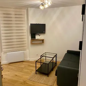 Bed & Breakfast Small Comfy In Paris