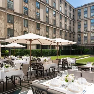 Hotel L'hotel Du Collectionneur 5*
