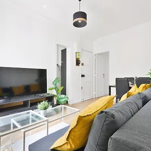 Heart Of Paris-1br-6p-tour Eiffel-free Netflix דירה