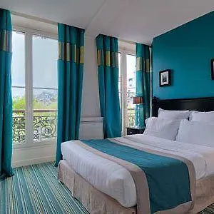 Cluny Square Hotel 3*