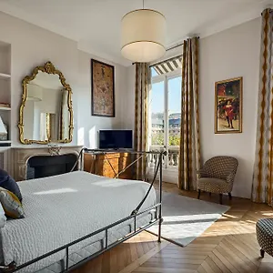 Palais Royal - Three Bedroom Apartment *