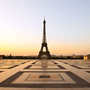 The Charming Trocadero Eiffel Tower * Paris