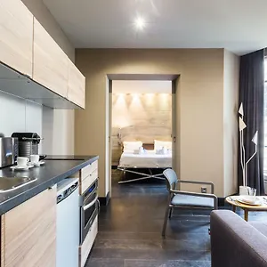 Cmg Deluxe Tour Eiffel Ii باريس