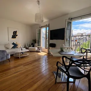 Lumineux, Parc Monceau, Champs Elysees, Sacre Coeur Apartment