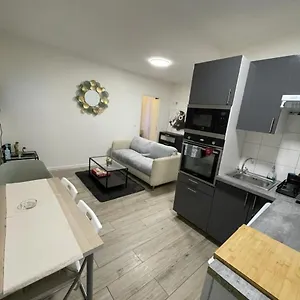 2 Pieces Proche Centre Et Transport Apartment *