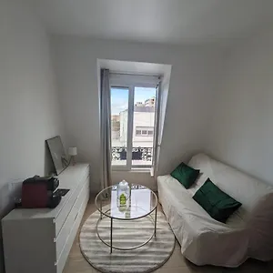 Cosy Proche Metro Apartment