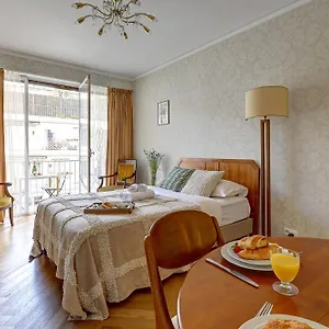 Apartment Eiffel Tower - 1br With Balcony - Cityapartmentstay