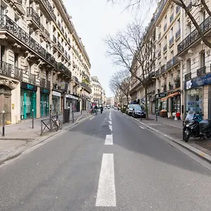 Spacious And Elegant 3bd Apartmentrochechouart Apartment Paris