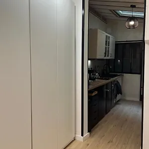 En
