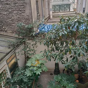 Cosy 6eme Bon Marche Apartment *